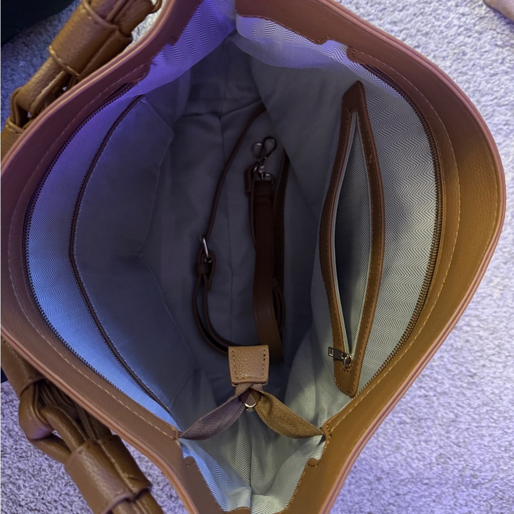 Modern+Chic Brown Shoulder Bag - Picture 3 of 6